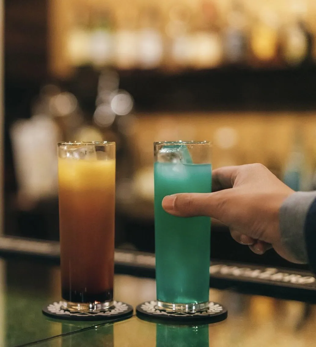 京都のゴルフバーで楽しむカクテルと飲み放題